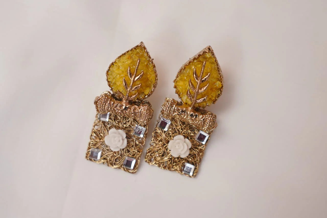 Paan Patta In Yellow